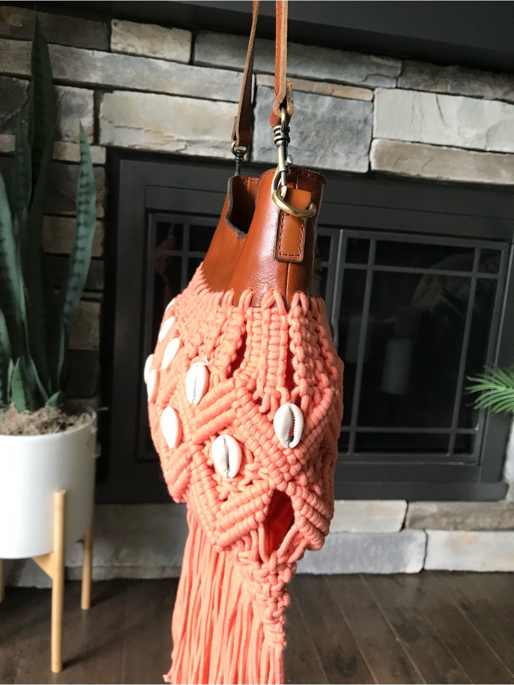 Patricia Nash Boho Fringe Macramé Crossbody – Coral/Shell – Like New – Rare - Picture 5 of 13
